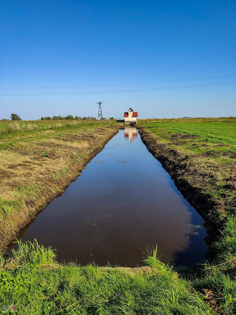 Domek hydraulików na końcu kanału