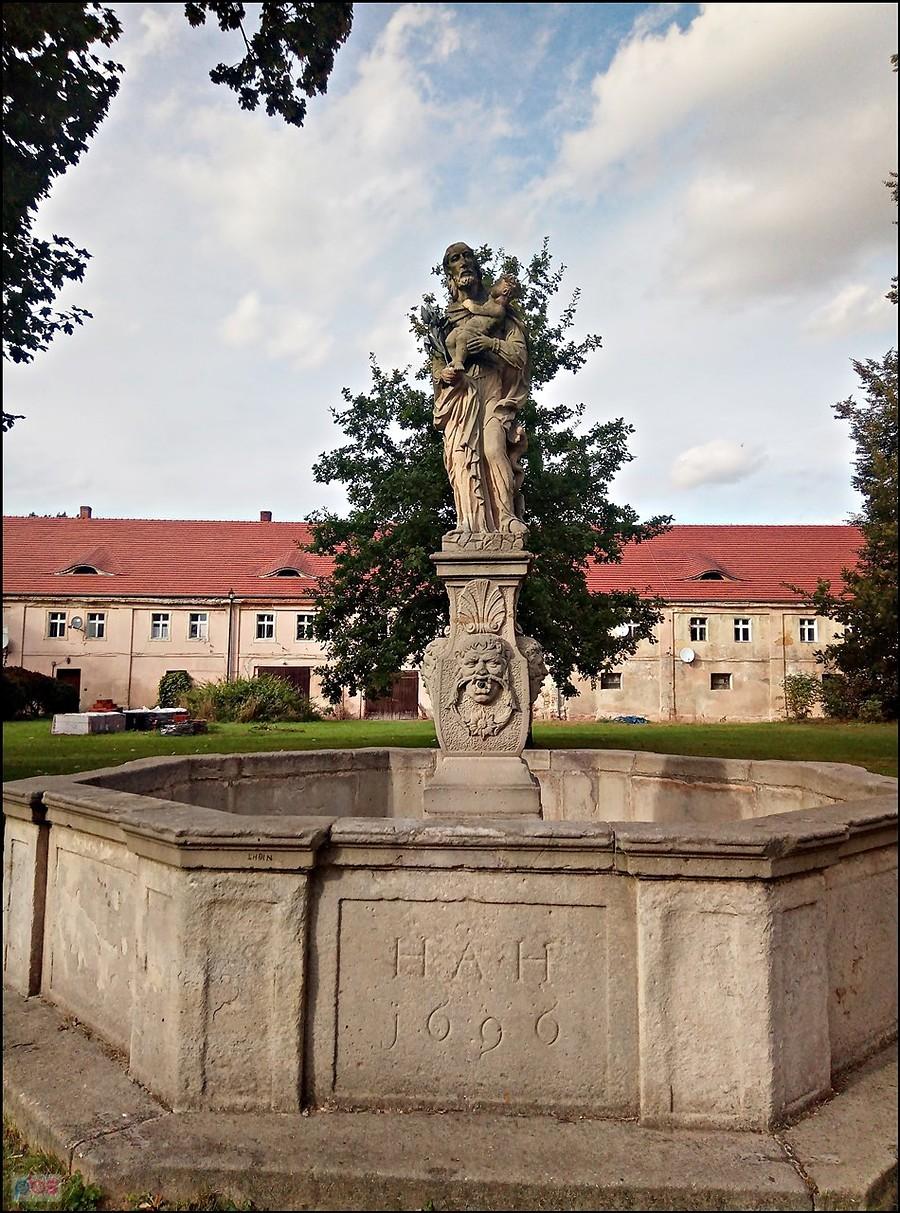 Figura św. Krzysztofa w Henrykowie
