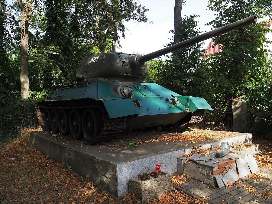 Czołg T-34 w Kunowicach