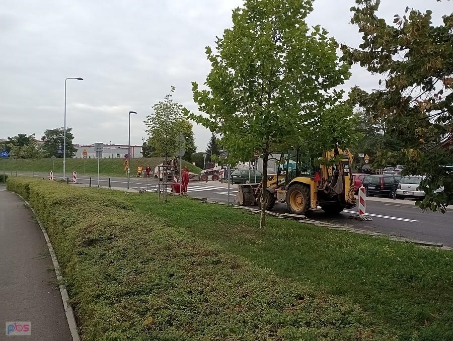 Na wierzchnia wymieniona, trzeba namalować pasy