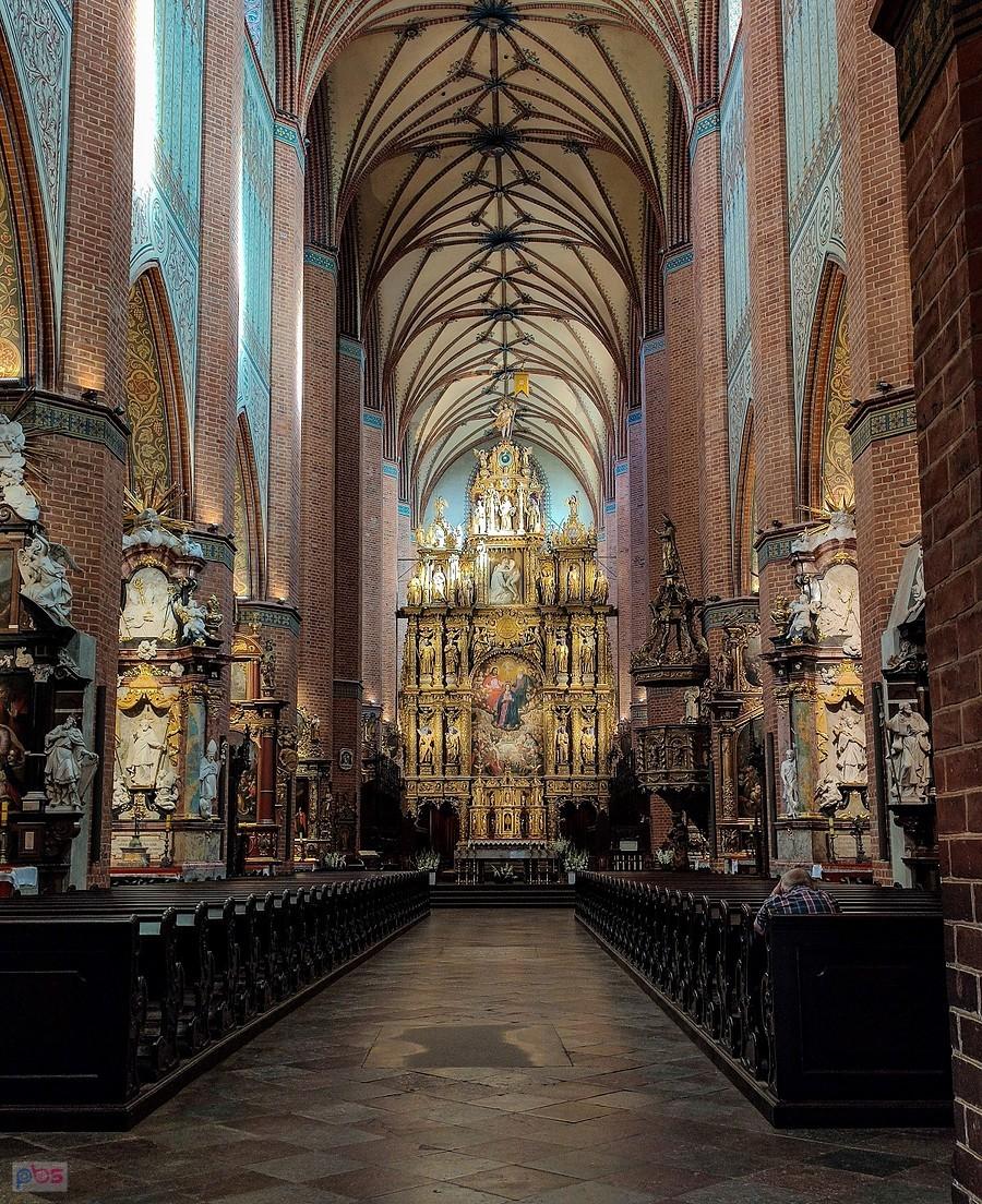 Ołtarz główny Bazyliki Katedralnej