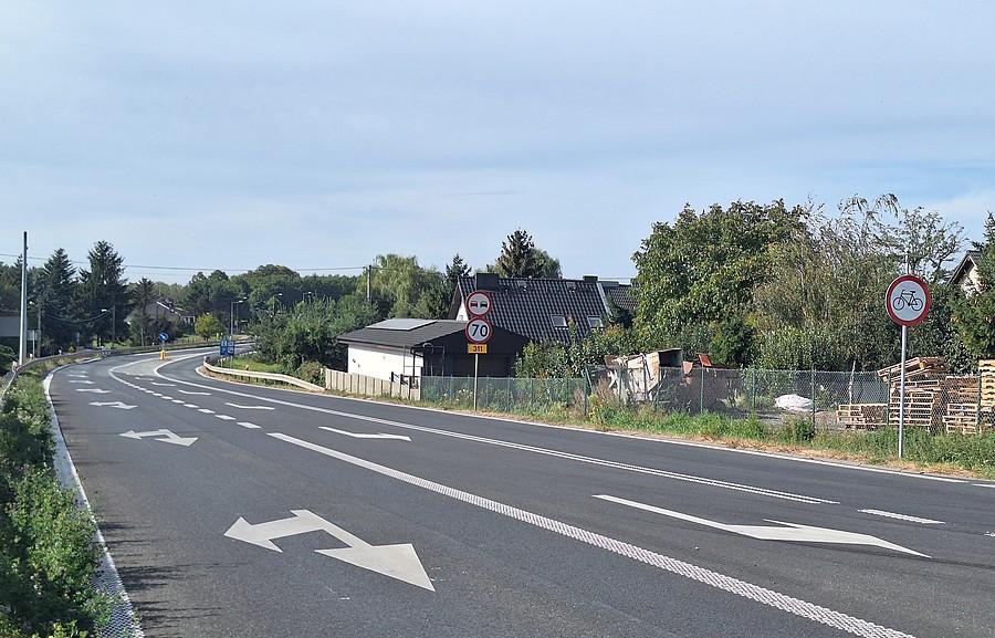 Zakaz jazdy rowerem po niewłaściwej stronie. Oj tam, oj tam