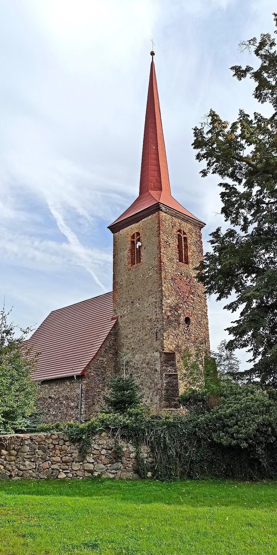Kościół z XIII w. w Borowinie