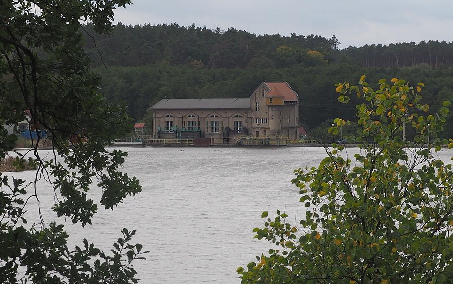 Zalew i elektrownia