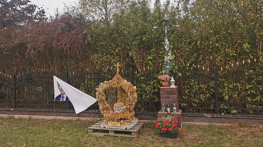Wieniec dożynkowy Koła Gospodyń w Kręgach