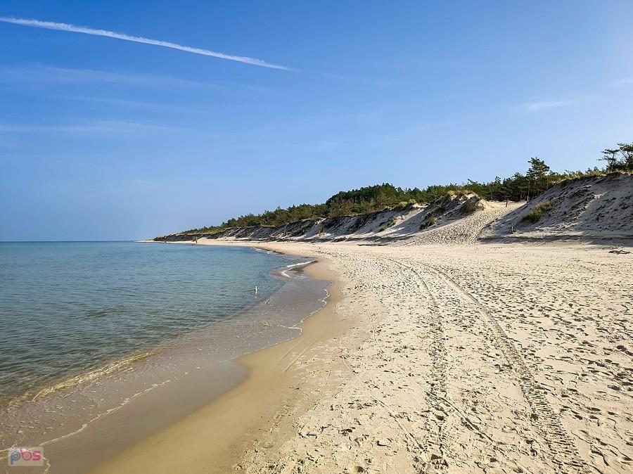 Wschodnia plaża w Rowach jest wąska
