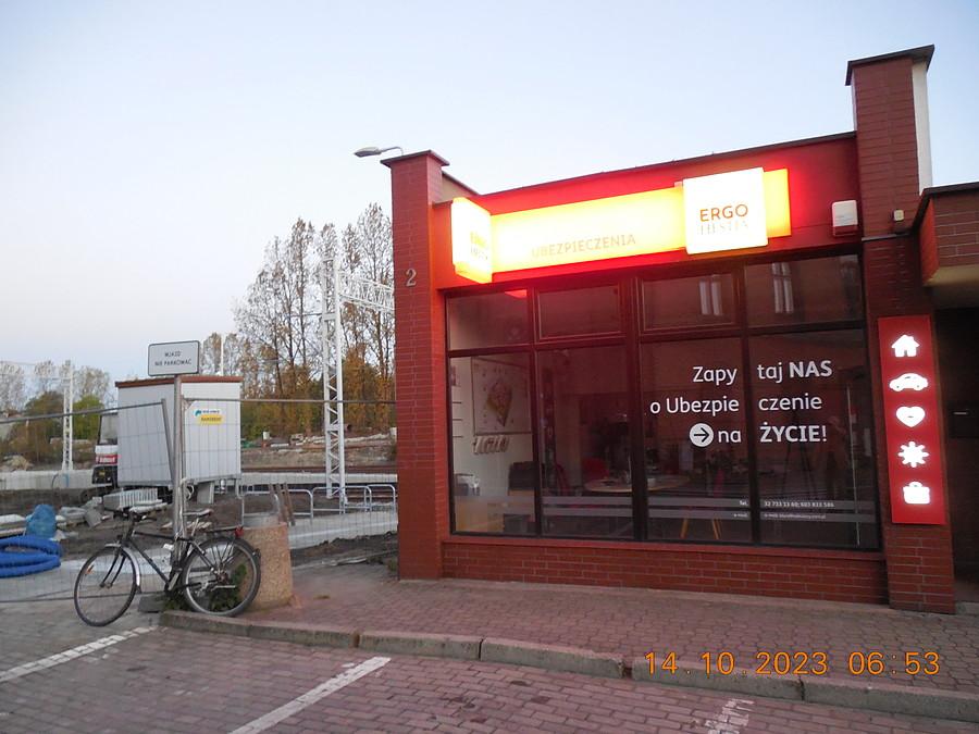 po co przyjeżdża się do biura w sobotę o godzinie 6:50?