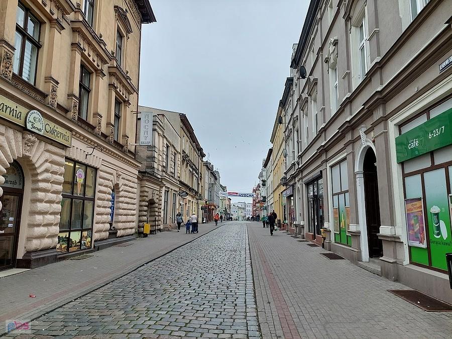 Ulica Szewska , klimatyczna, ale jazda po tej granitowej mokrej powierzchni była utrapieniem.
