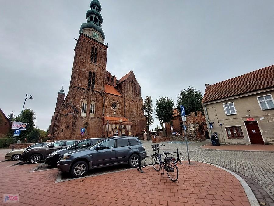 Bazylika Świętej Trójcy w Chełmży , niestety otwarty tylko do kruchty