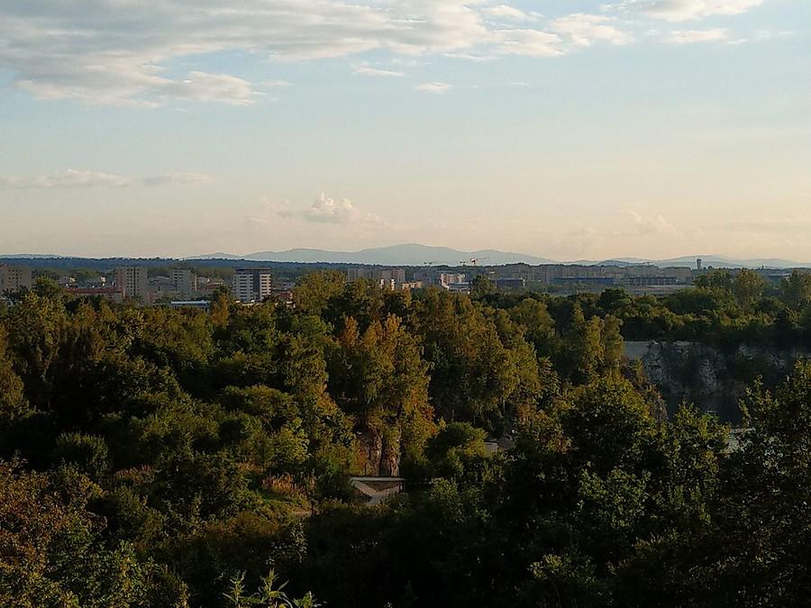Góry w oddali