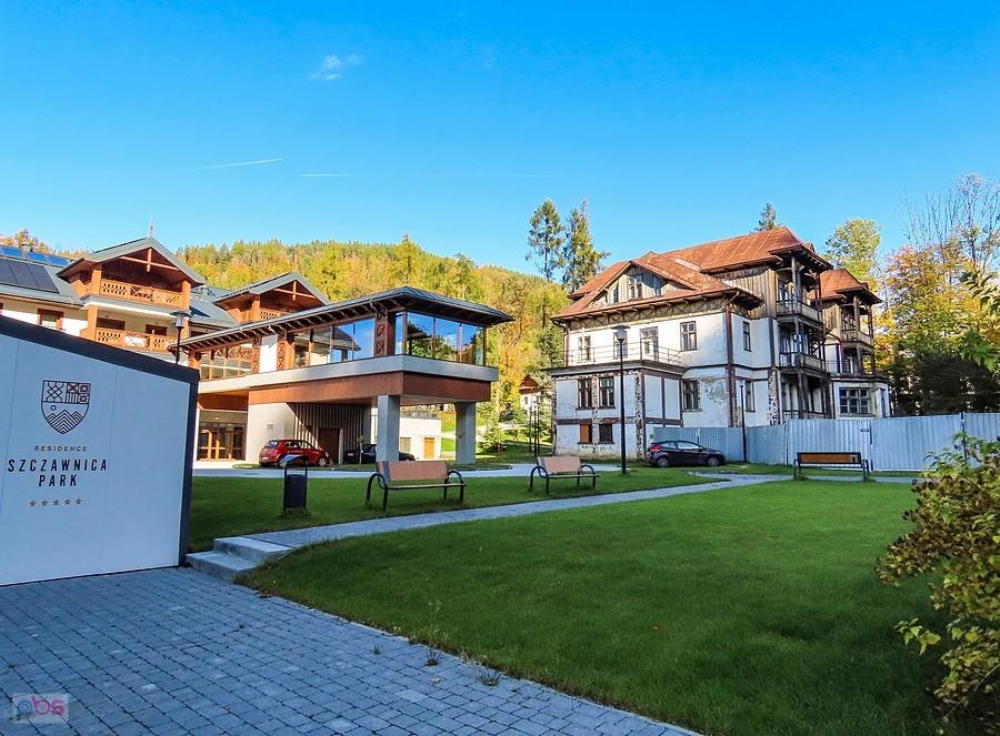 Nowy hotel i stara willa Wanda