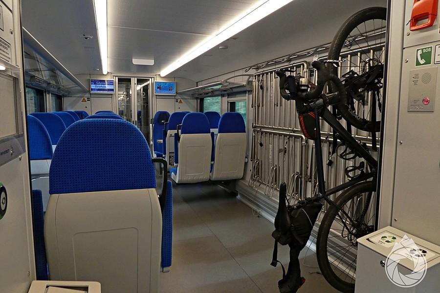 jeden z tych wagonów, którymi miło się podróżuje (IC Witkacy)