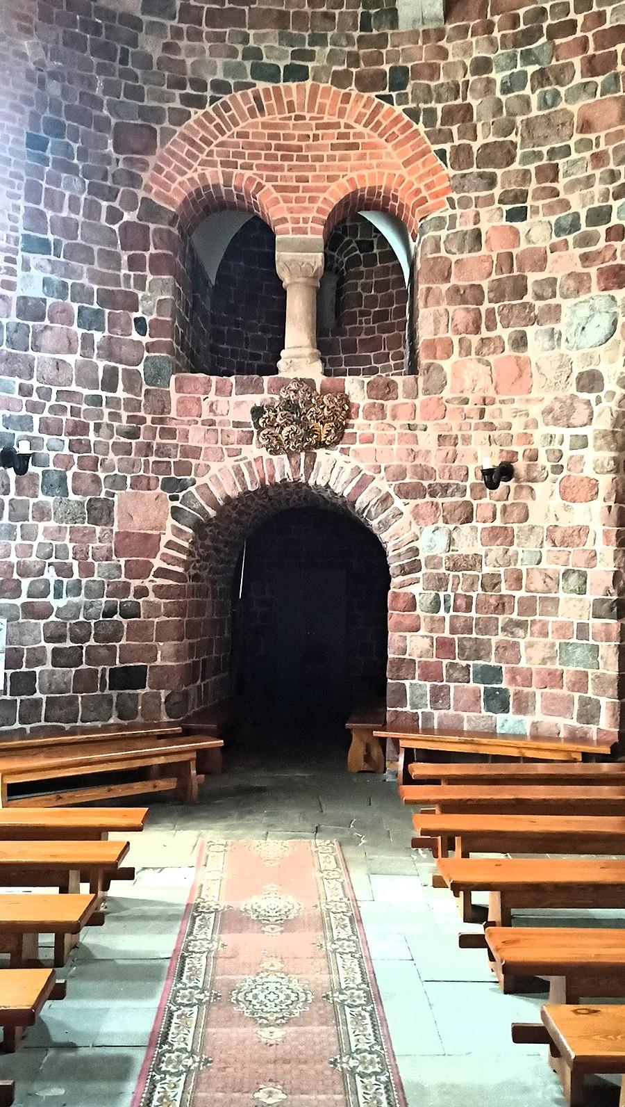 Wnętrze kościoła św. Prokopa w Strzelnie