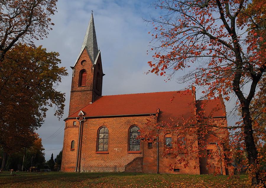Kościół neogotycki z XIX wieku w Boczowie