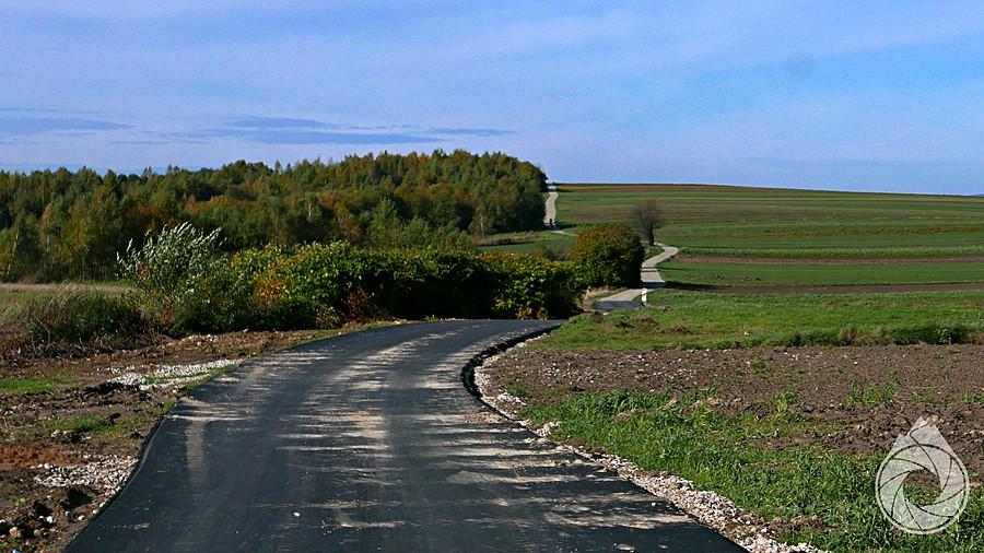 chyba kładą trochę nowego dywanu nad Sułoszową