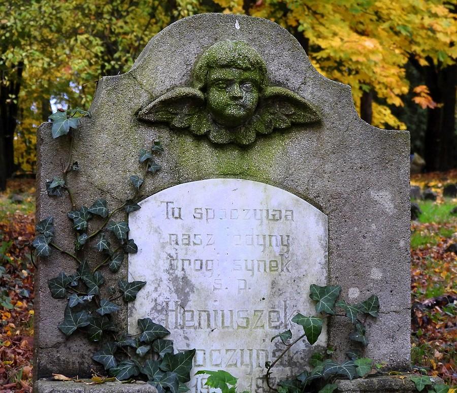 Zmurszaly aniołek