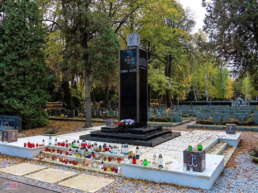 Pomnik Gloria Victis