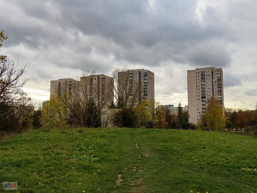 Te cztery klocki widoczne są z Mostu Południowego