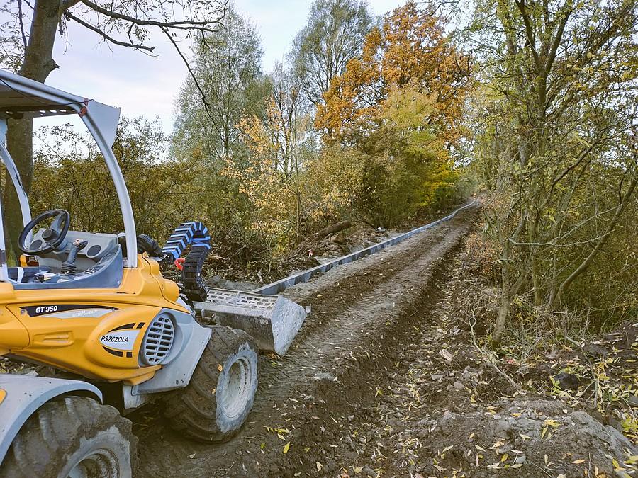 Po polskiej stronie ruszyła budowa drogi rowerowe po starym nasypie kolejki wąskotorowej Casekow-Penkun-Oder