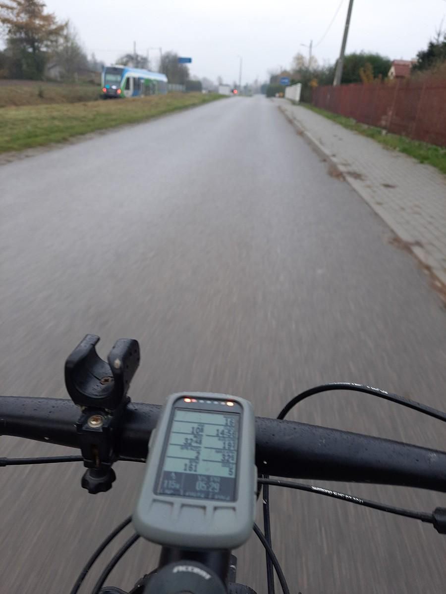 Deszcz, szynobus...