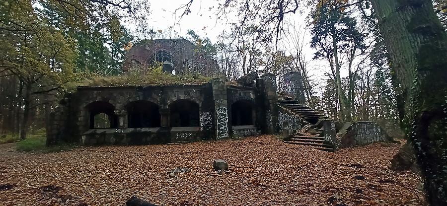 Ruiny wieży Quistorpa raz jeszcze.