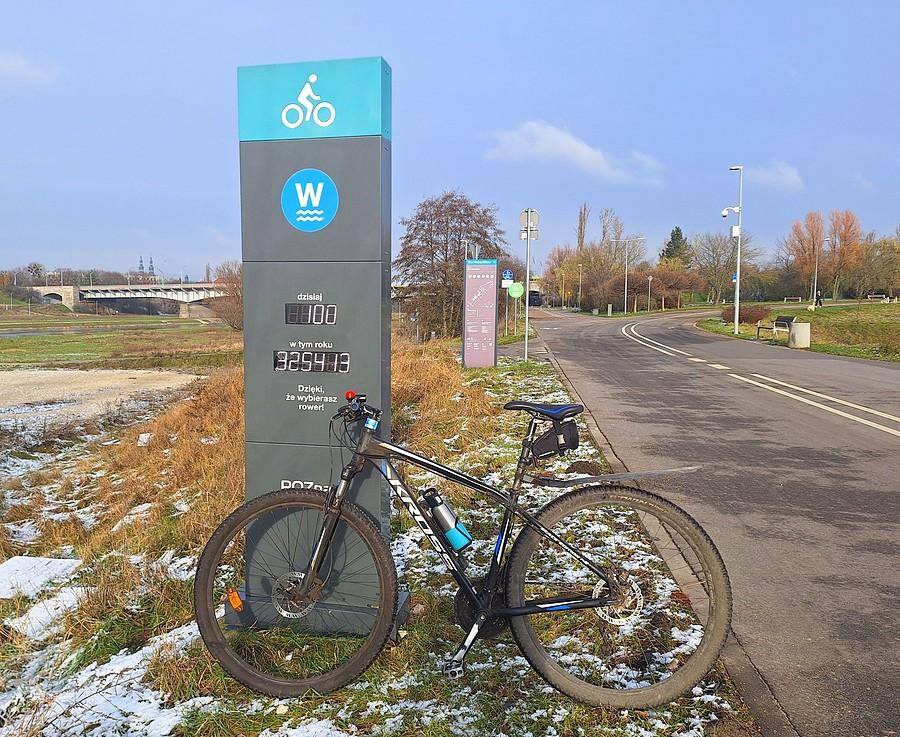 Minus dwa, a i tak byłem setnym rowerzystą w południe. Brawo