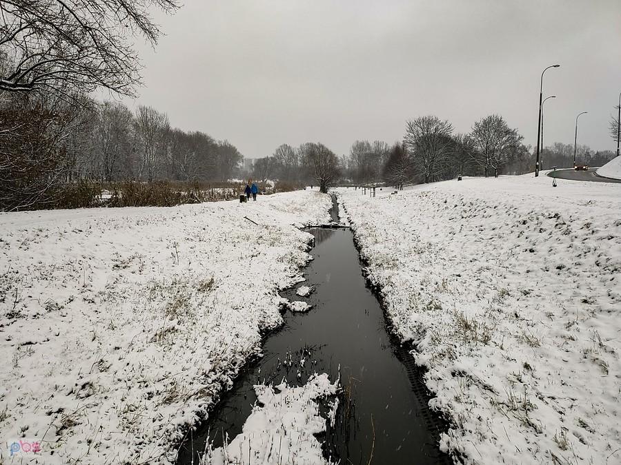 Leniwie wody Potoku Służewieckiego