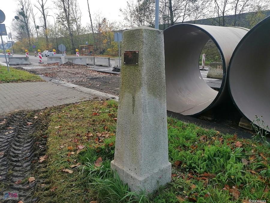 Słupek dystansowy?