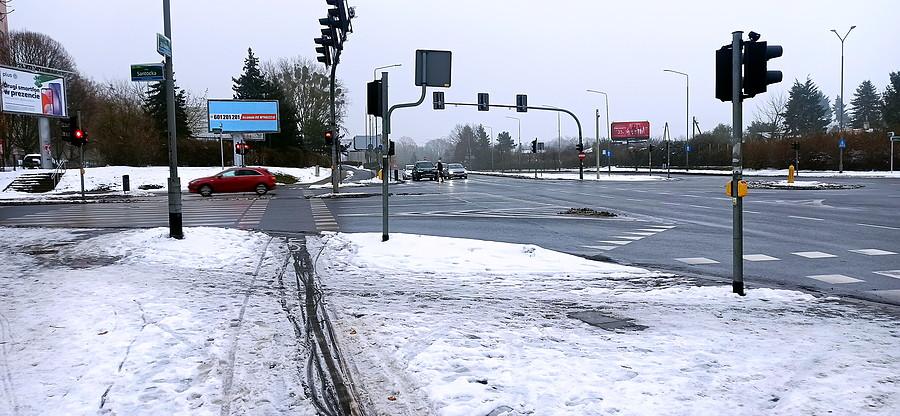 Na skrzyżowaniu Santockiej i 26 Kwietnia.
