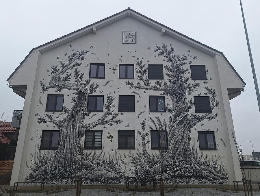 Drzewny mural z Zalesewa