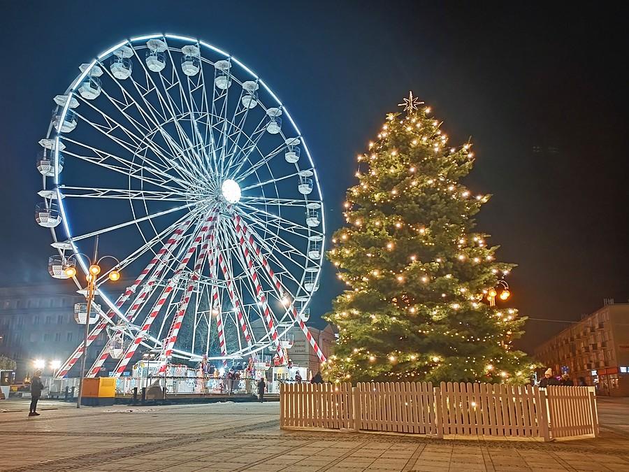 Świąteczny Plac Biegańskiego w Częstochowie.