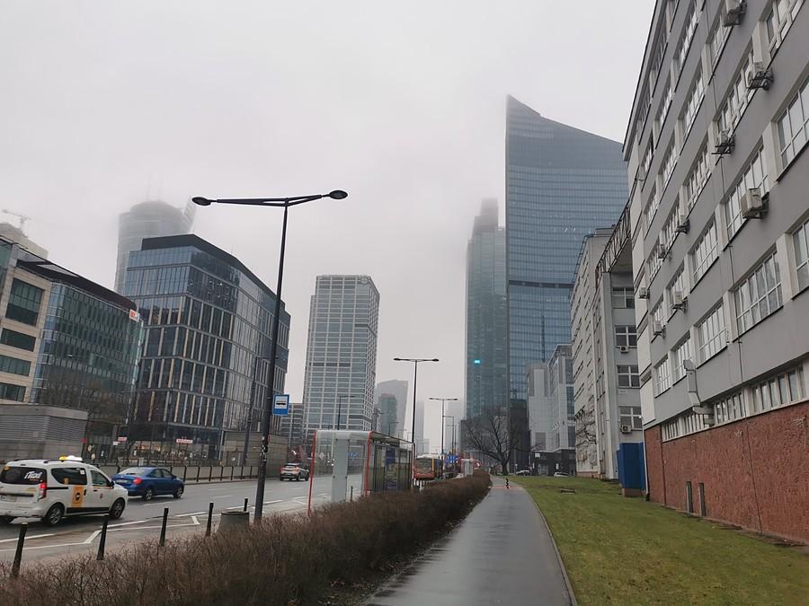 Fragment zachodniego centrum Warszawy widziany z ulicy Kasprzaka