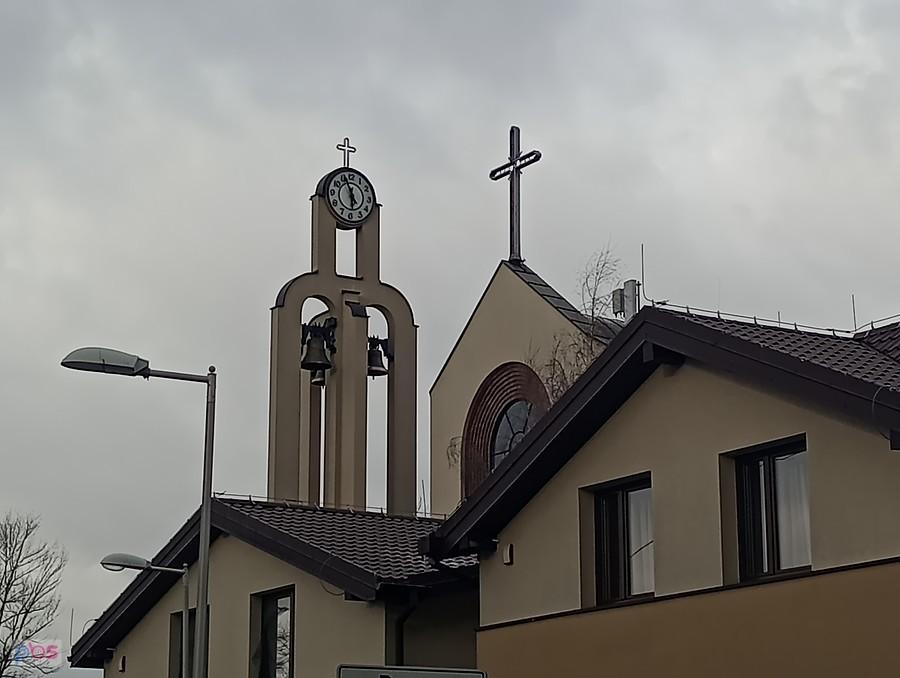 Kontrola czasu. Ten zegar też już stanął. Była 9.40