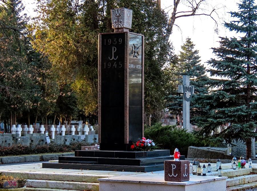 Pomnik Gloria Victis