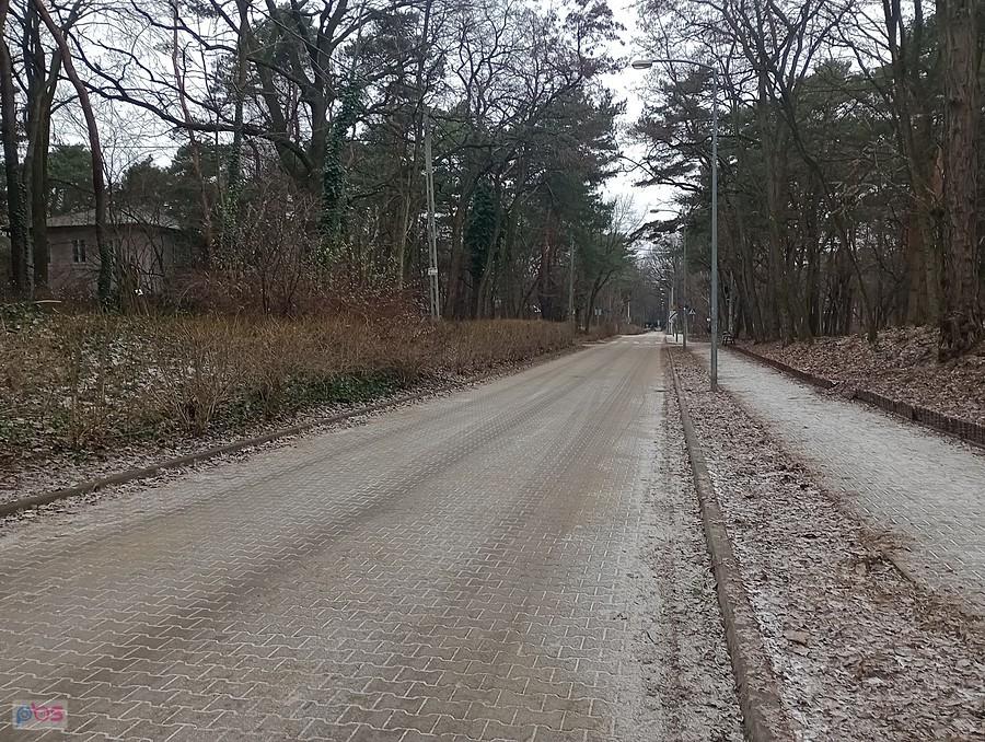 Na Boernerowie jezdnie posypane piaskiem