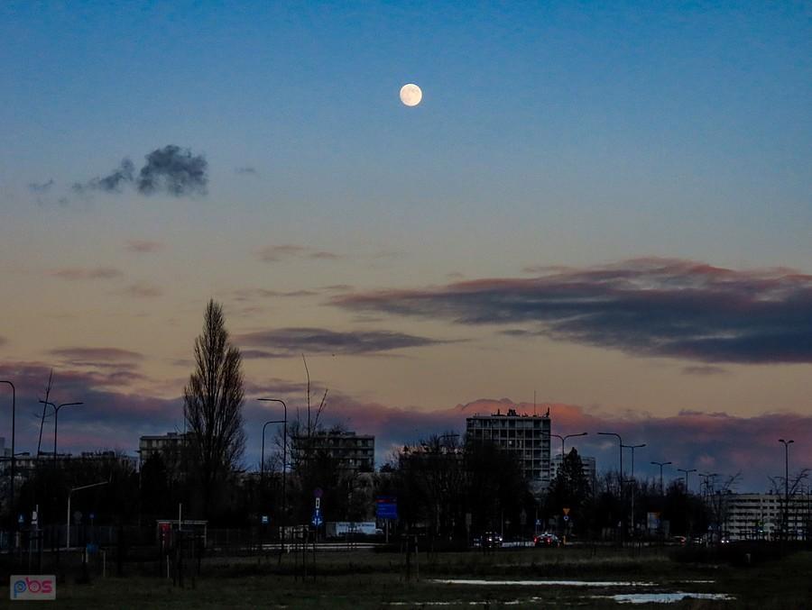Księżyc nad Ursynowem