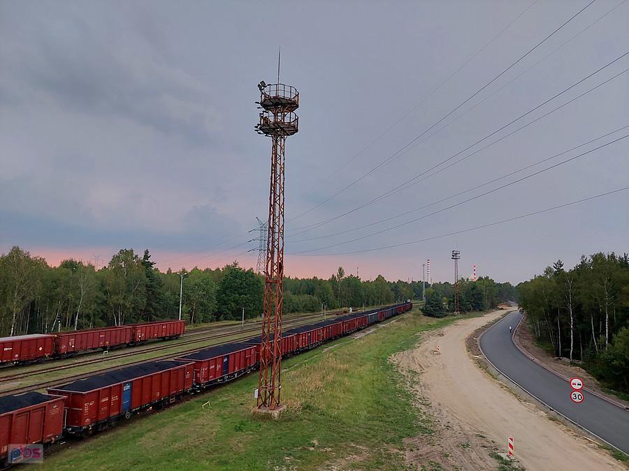 13.09.2023 - burzowe chmury nad Częstochową i fragment modernizowanego przedłużenia ul. Korfantego