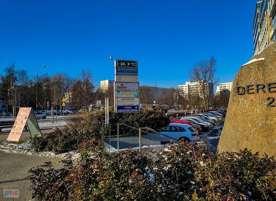 Piękny słoneczny dzień z niewielkim mrozem