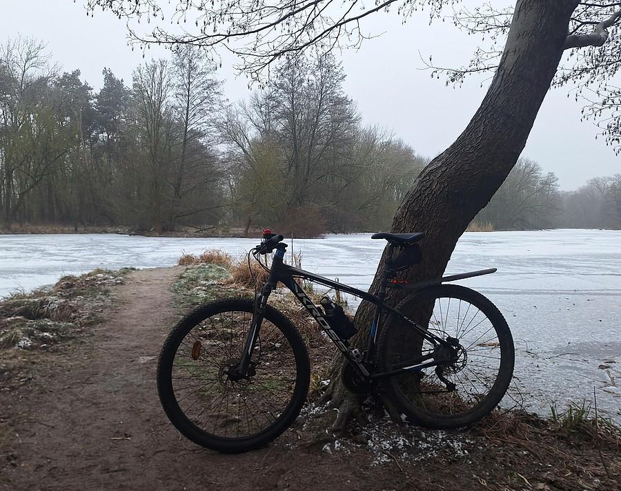 Rowerówka z zamarzniętej Dębiny