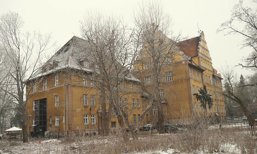 Budynek skwierzyńskiego liceum i dawnego internatu z początku XX wieku