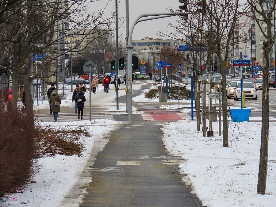 DDR w al. KEN przy skrzyżowaniu z Ciszewskiego