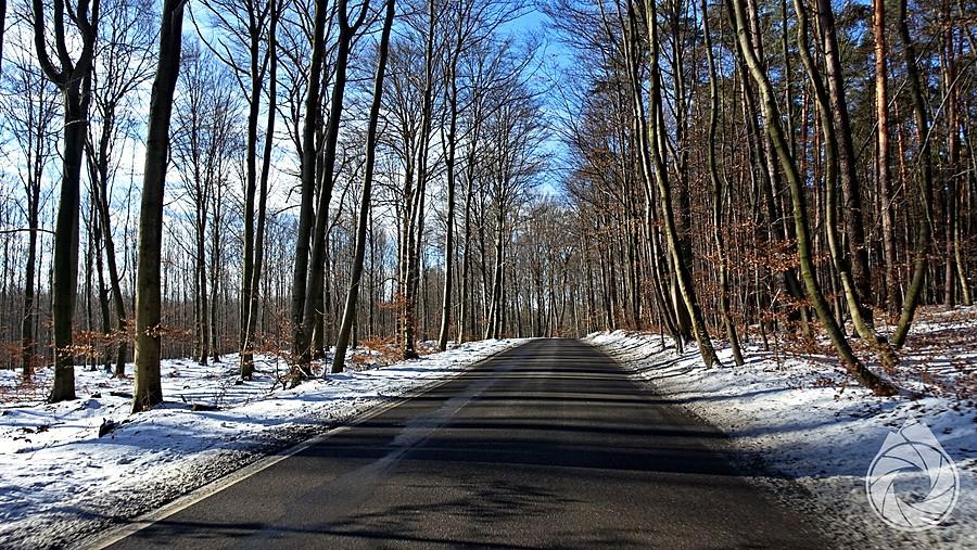 droga wzdłuż autostrady na Frywałd