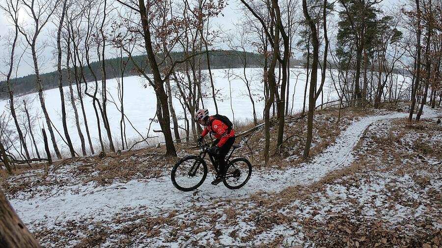 Troszkę zimowe Pure MTB na czarnym dymaczewskim