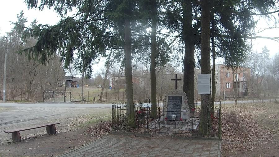 Pomnik w Sierakowie