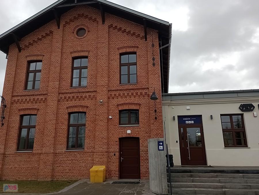 Dworzec kolejowy w Ożarowie Mazowieckim