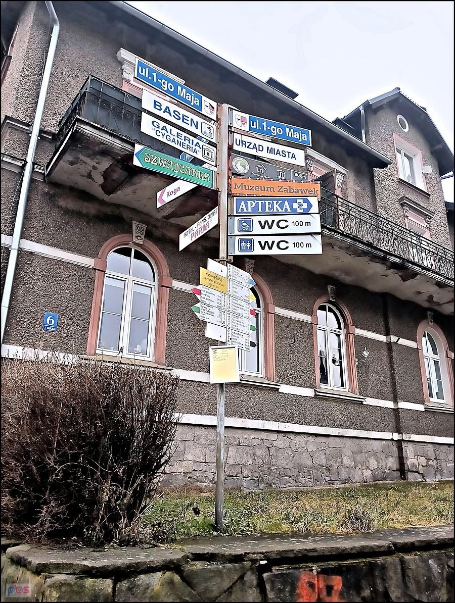 Rozkład jazdy na szlakowskazie i na wysokościach