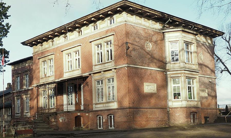 Murzynowo szkoła, dawny pałacyk