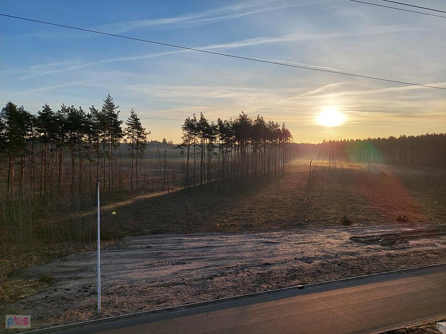 Widok po wschodzie słońca na obrzeżach Częstochowy