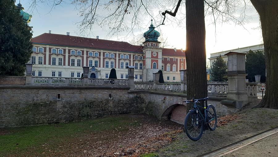Łańcucki zamek o poranku.