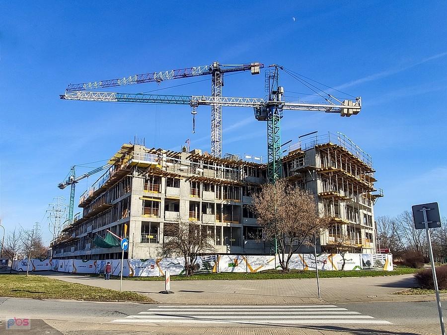 Budowa apartamentowca przy ursynowskiej autostradzie im. J. Rosoła